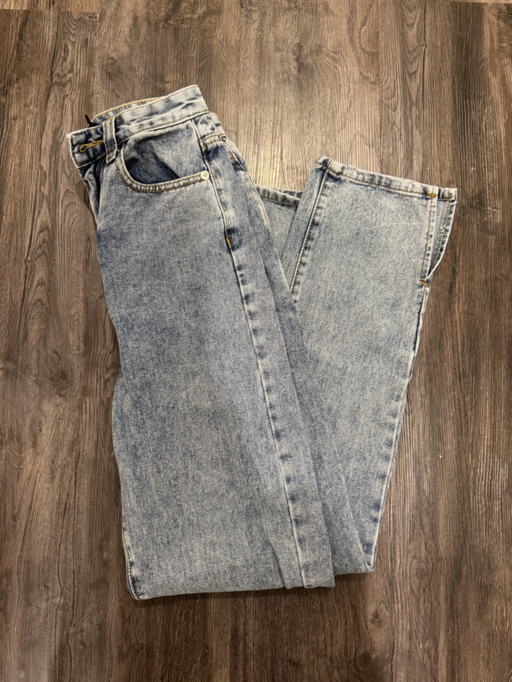 PrettyLittleThing Petite Light Blue Wash Jeans